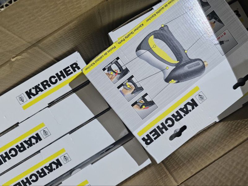 Партия пистолетов для мойки высокого давления Kärcher перед отправкой в Красноярск